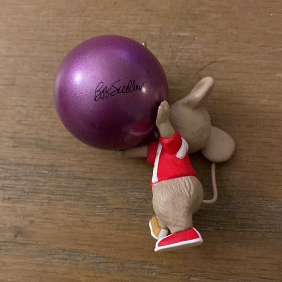 1996 Hallmark Keepsake Vintage "Bowl 'Em Over" Mouse Ornament - Picture 4 of 14